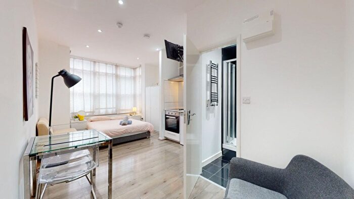 Studio To Rent In Blenheim Gardens, London, NW2