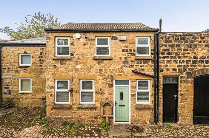 2 Bedroom Terraced House For Sale In Oakwood Lane, Oakwood, Leeds, LS8