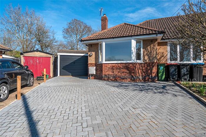 2 Bedroom Bungalow For Sale In Wordsworth Drive, Bletchley, Milton Keynes, MK3