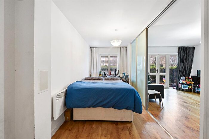 1 Bedroom Flat For Sale In Park Lodge Avenue, West Drayton, UB7