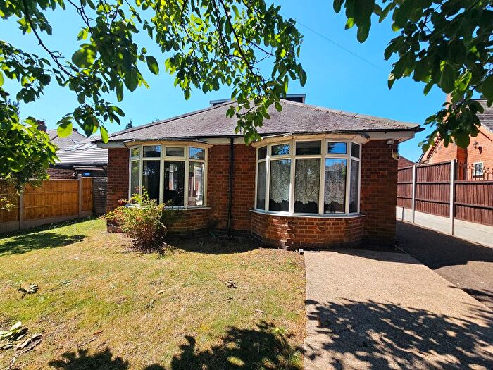 3 Bedroom Detached House For Sale In Pine Tree Avenue, Leicester, LE5
