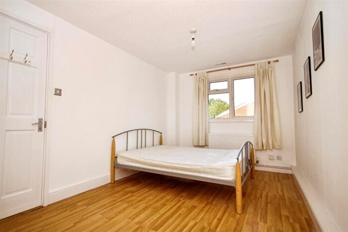 3 Bedroom Terraced House To Rent In Rye Close, Guildford, GU2