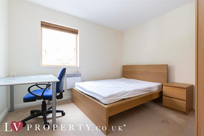 2 Bedroom Apartment To Rent In Irving Street, City Centre, Birmingham, West Midlands, B1