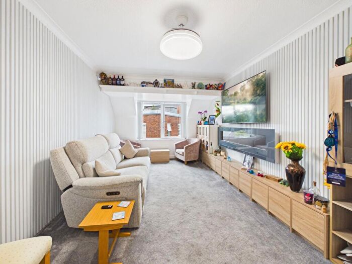 1 Bedroom Flat To Rent In Garden Lane, Chester, CH1