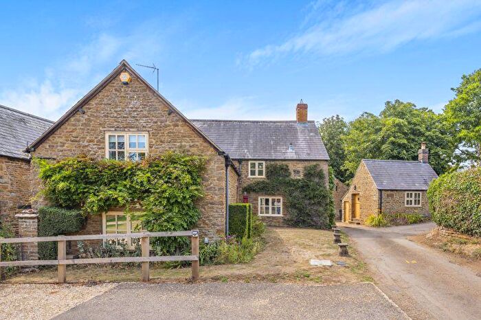 3 Bedroom Link Detached House For Sale In The Old Post Office, Thenford - No Onward Chain, OX17