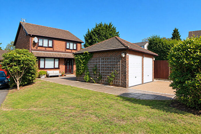 4 Bedroom Detached House For Sale In Elderberry Close, Clanfield, PO8