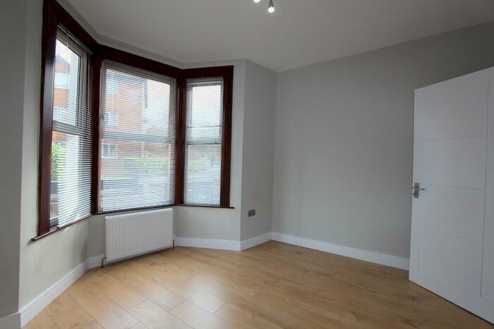 Studio To Rent In Trundleys Road, London, SE8