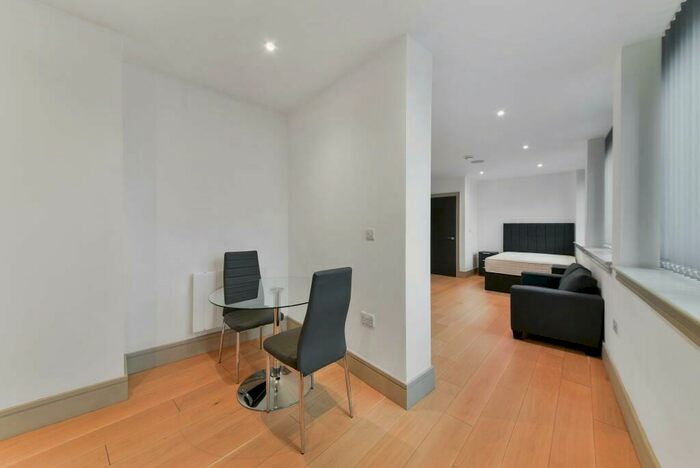 Studio To Rent In Stanhope Parade, London, NW1