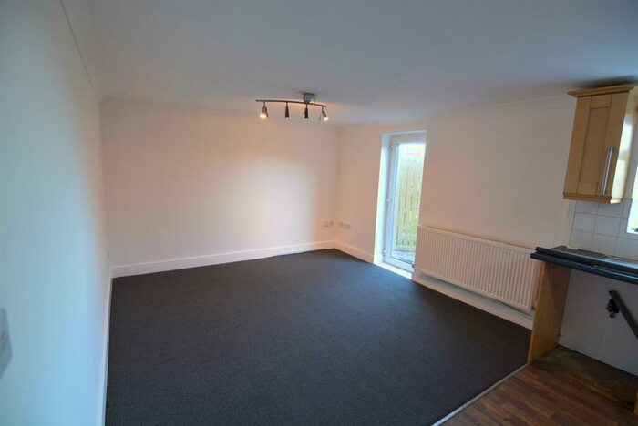 1 Bedroom Flat To Rent In Olive Crescent, Birkenhead, CH41