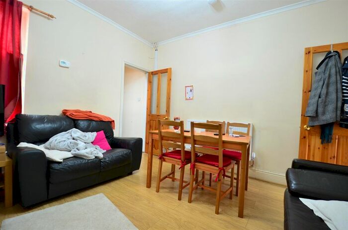 4 Bedroom Terraced House To Rent In Warwards Lane Elly Oak, Birmingham B29