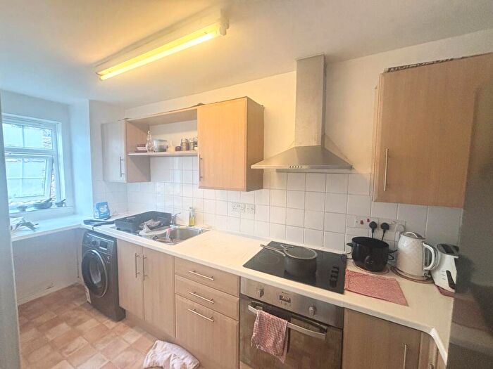 2 Bedroom Flat To Rent In Richmond Court, Richmond Dale, Clifton, Bristol, BS8