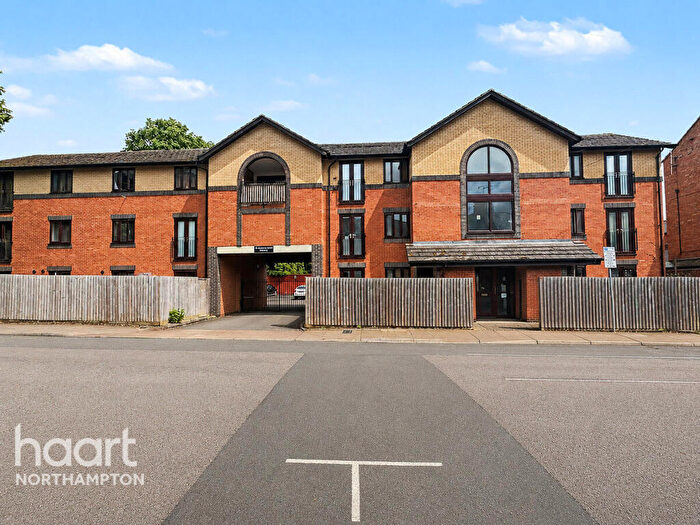 1 Bedroom Flat For Sale In Palmerston Road, Northampton, NN1