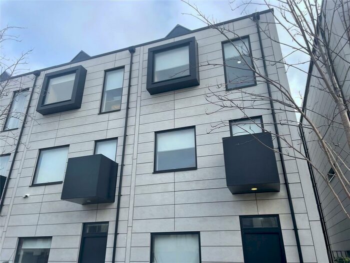 3 Bedroom House To Rent In Senior Lane, Salford, M3