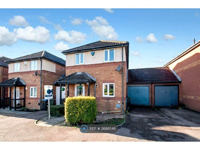 3 Bedroom Detached House To Rent In Badgers Oak, Milton Keynes, MK7