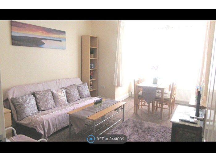1 Bedroom Flat To Rent In Queens Road, London, E11