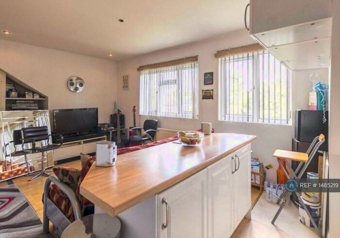 2 Bedroom Flat To Rent In Hindes Road Harrow, London, HA1