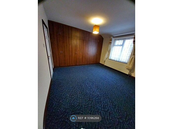 2 Bedroom End Of Terrace House To Rent In Lynmouth Road, Perivale, Greenford, UB6