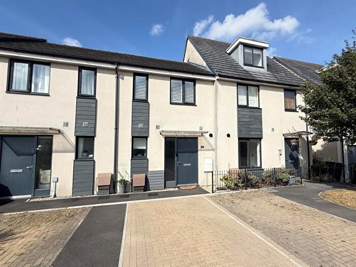 2 Bedroom Terraced House For Sale In Pennycross Close, Plymouth, PL2