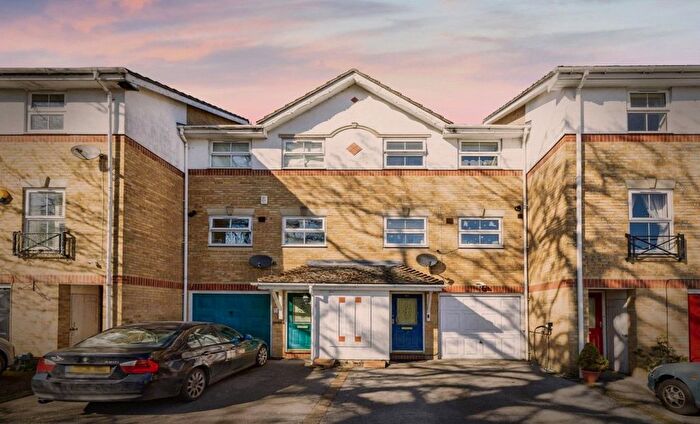 3 Bedroom Terraced House For Sale In Ladys Close, Watford, Hertfordshire, WD18