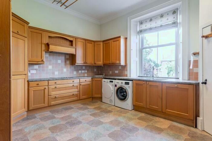 5 Bedroom Flat To Rent In Cluny Gardens, Edinburgh, EH10