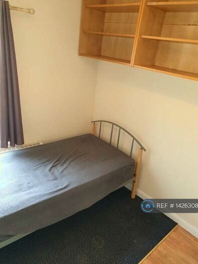Studio To Rent In Dallow Road, Luton, LU1