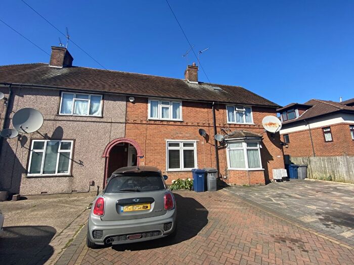 3 Bedroom Terraced House To Rent In Deansbrook Road, Edgware, Greater London, HA8