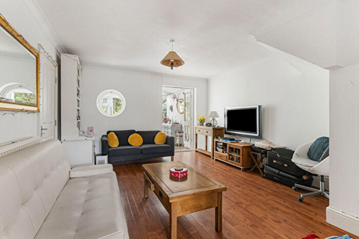 3 Bedroom Terraced House For Sale In Storers Quay, London, E14