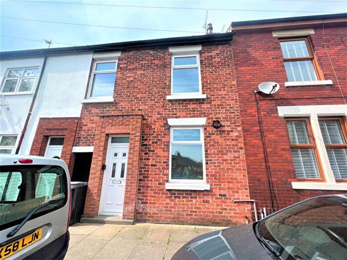 2 Bedroom Terraced House To Rent In Cannon Hill, Ashton-on-ribble, Preston, PR2