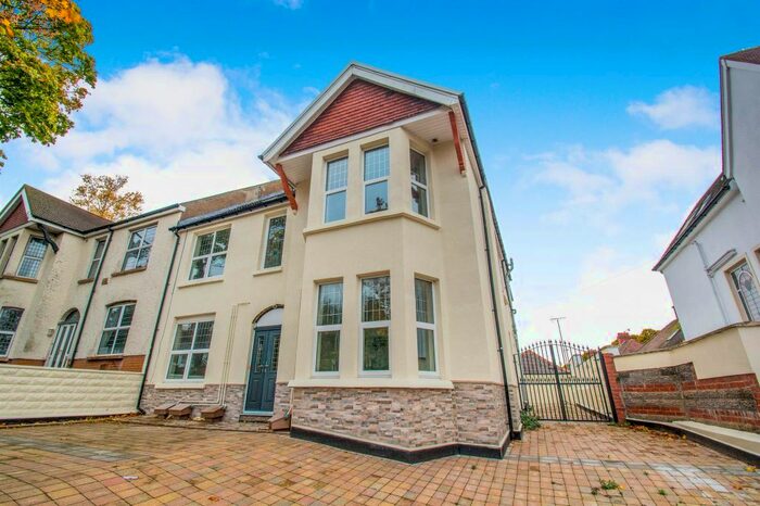 1 Bedroom Flat To Rent In Pen-Y-Lan Road, Roath, Cardiff, CF23