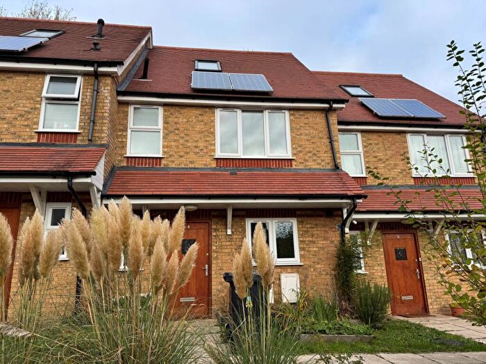 3 Bedroom Property To Rent In Drakes Close, High Wycombe, HP11