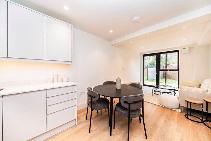 1 Bedroom Flat For Sale In Barmeston Road, Catford, SE6