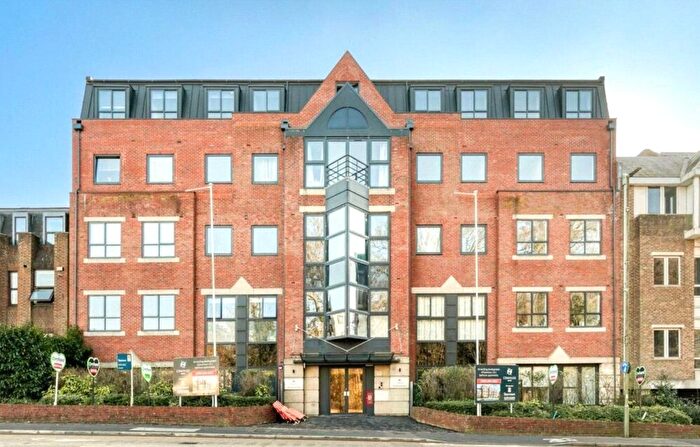 1 Bedroom Flat For Sale In Camberley, Surrey, GU15