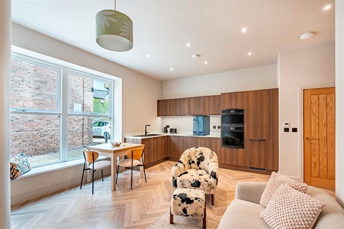 2 Bedroom Flat To Rent In Aldwark, York, YO1