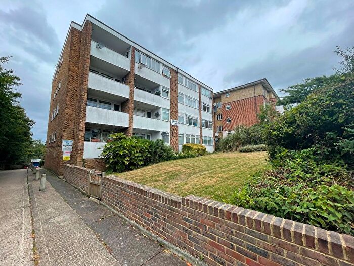 1 Bedroom Flat To Rent In Lupus Court, Grange Road, London, SE19