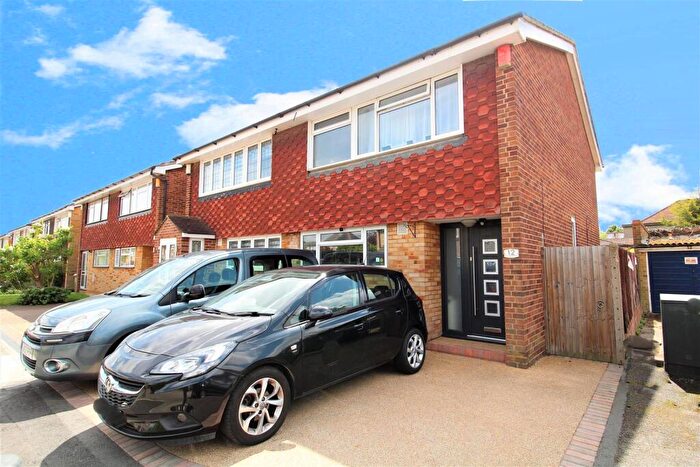 Semi Detached House To Rent In Birchington Close, Bexleyheath, Kent, DA7