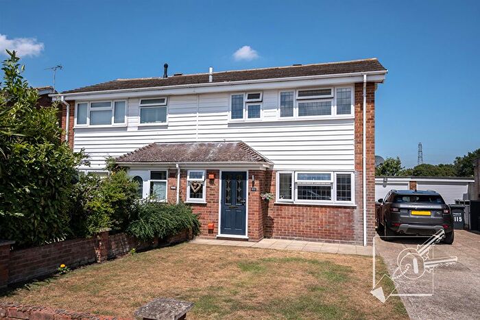 3 Bedroom Property For Sale In The Drove Way, Istead Rise, Gravesend, DA13