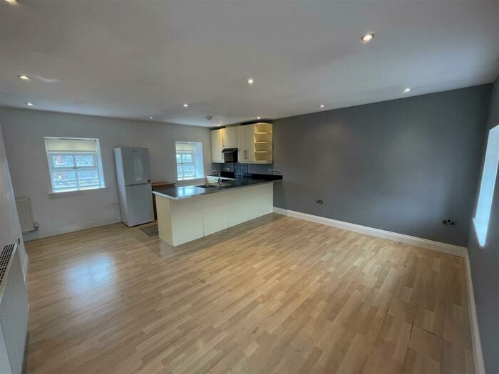 2 Bedroom Apartment For Sale In Heritage Court, Darlington, DL3