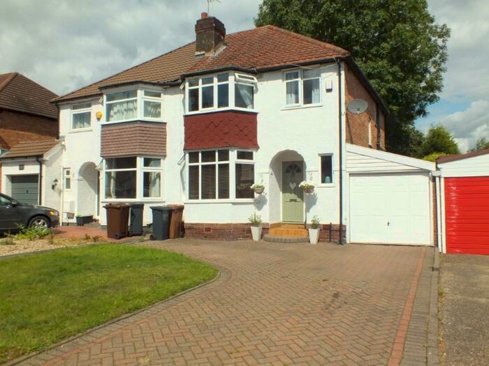 3 Bedroom Semi-Detached House To Rent In Solihull Road, Shirley, B90