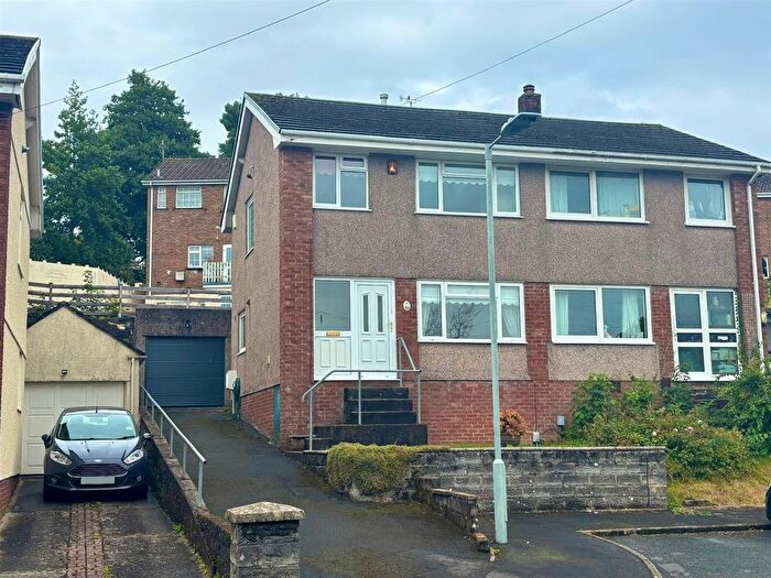 3 Bedroom Semi-detached House For Sale In Oakdene, Killay, Swansea, SA2