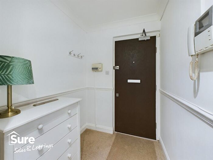 2 Bedroom Flat To Rent In Aldwyck Court, Leighton Buzzard Road, Hemel Hempstead, Hertfordshire, HP1