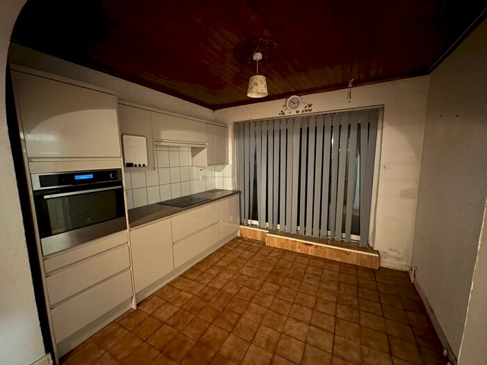 1 Bedroom Studio To Rent In Westwood Road, Seven Kings, Ilford, IG3