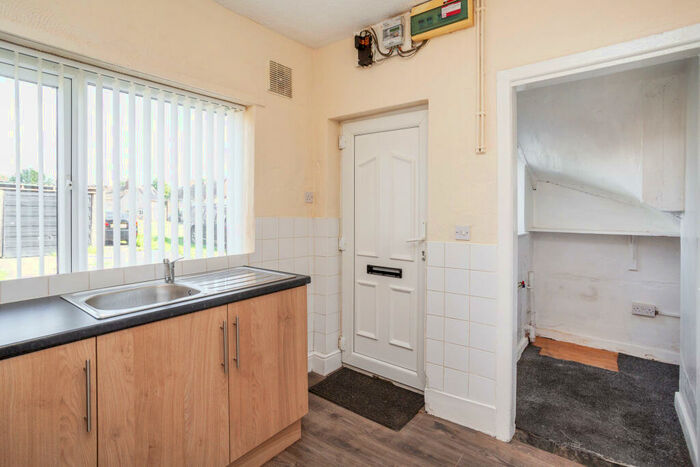 3 Bedroom Terraced House For Sale In Green Lane, Doncaster, DN6