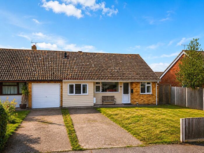3 Bedroom Semi-detached Bungalow For Sale In Sycamore Close, Lydd, TN29