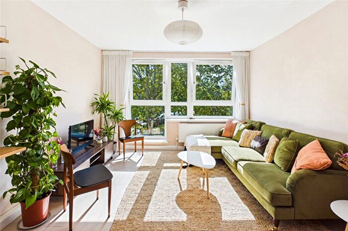 2 Bedroom Flat For Sale In Lanercost Close, London, SW2