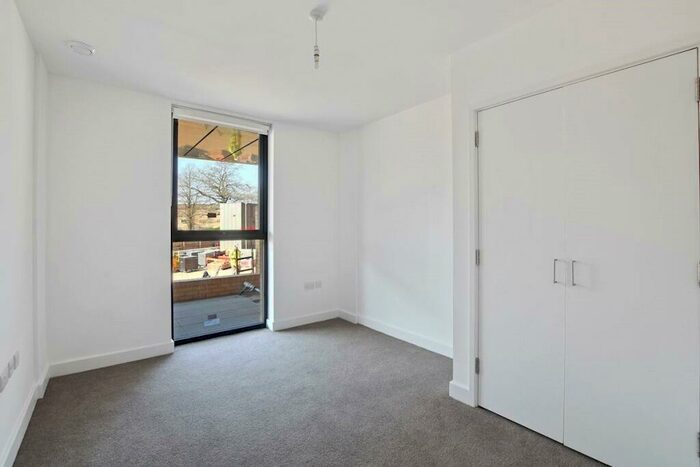 2 Bedroom Apartment To Rent In Burgess Springs, Chelmsford, CM1