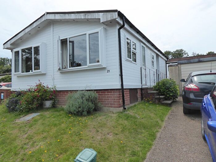 2 Bedroom Park Home For Sale In Merrywood Park, Ashurst Drive, Box Hill, Nr Dorking, KT20