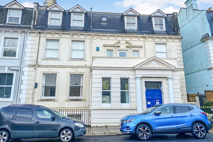 2 Bedroom Flat For Sale In Flat, Nelson Gardens, Stoke, Plymouth, PL1