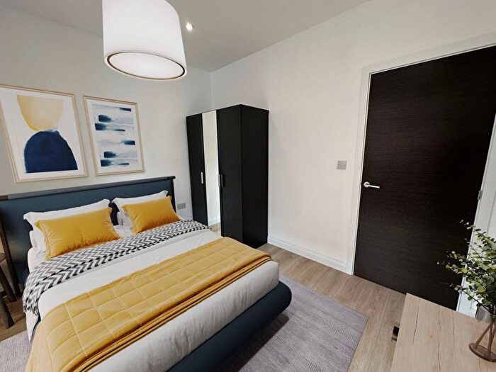 1 Bedroom Flat To Rent In Aquila House, London Road, Redhill, RH1