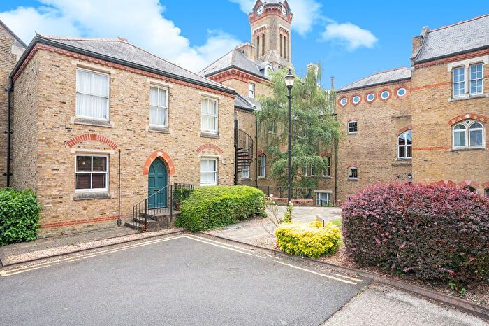 1 Bedroom Flat To Rent In Elizabeth House, Anglian Close, Watford, Hertfordshire, WD24