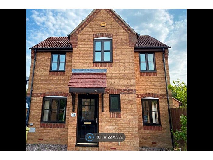 3 Bedroom Detached House To Rent In St. Helens Grove, Monkston, Milton Keynes, MK10